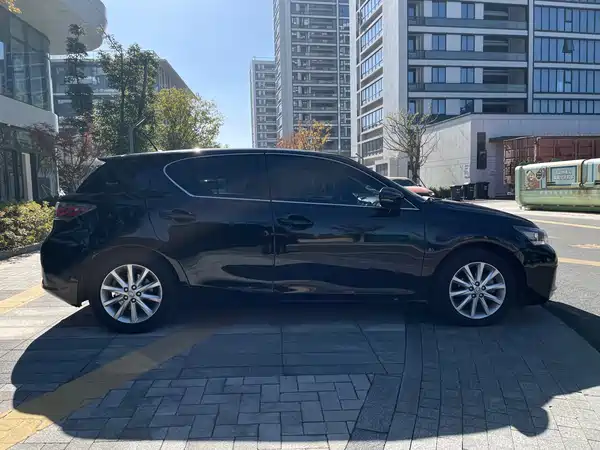 Lexus CT 2012