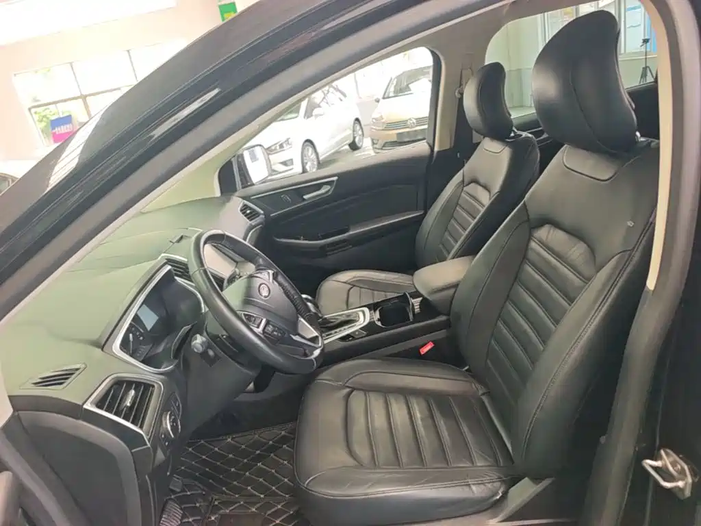 Ford Edge 2016 — фото 15