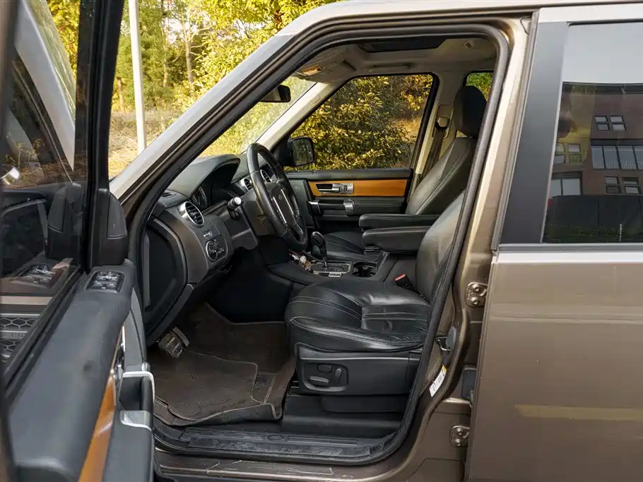 Land Rover Discovery 2012 — фото 15