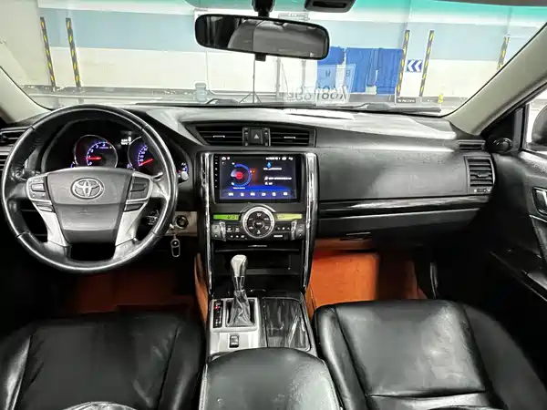 Toyota Reiz 2012