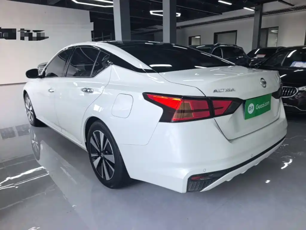 Nissan Teana 2022