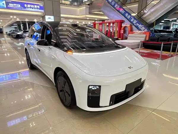 Li Auto i8 2026