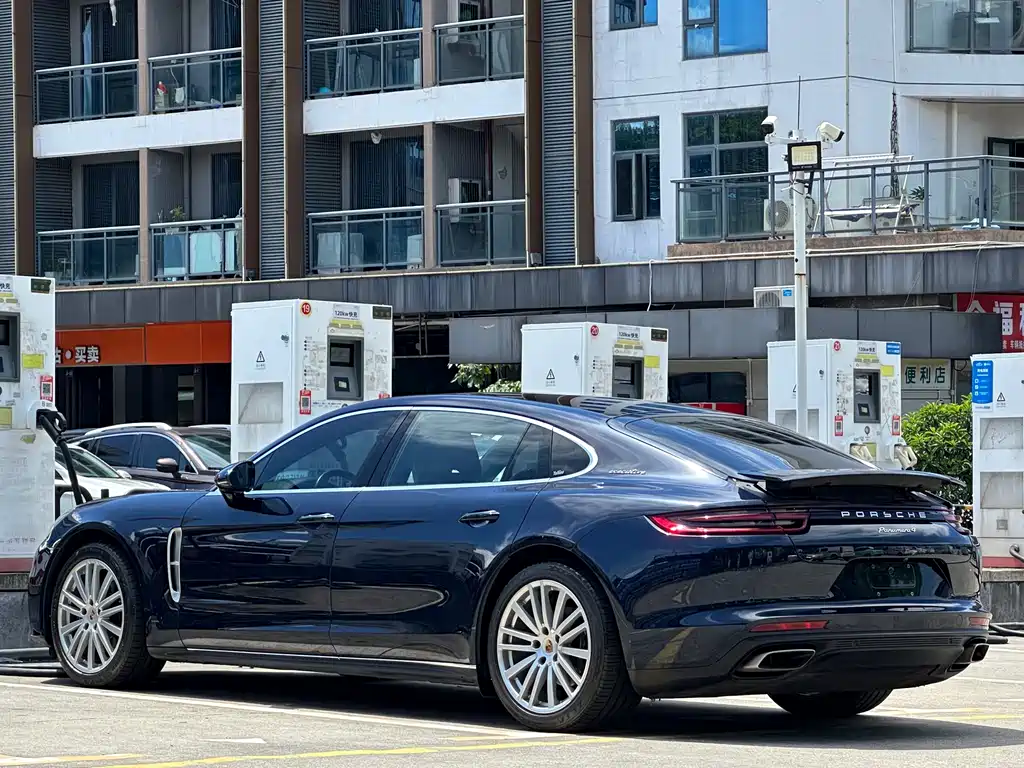 Porsche Panamera 2019
