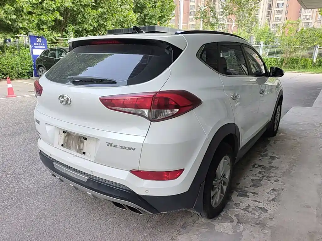 Hyundai Tucson 2015 — фото 10