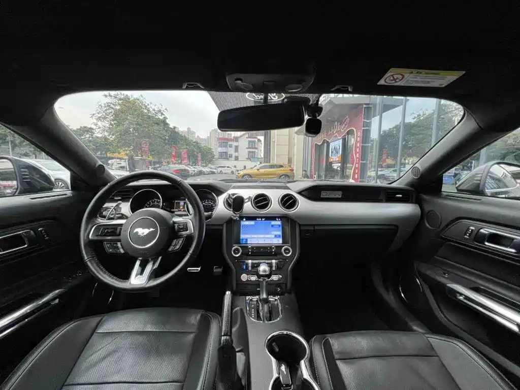 Ford Mustang 2017 — фото 10