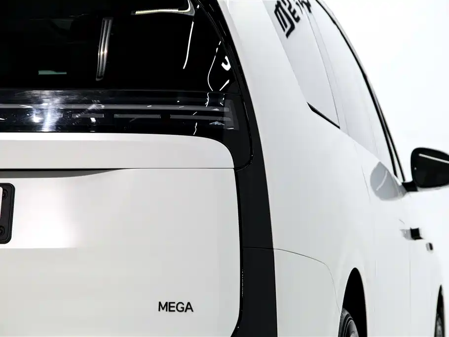 Li Auto Li MEGA 2025 — фото 10