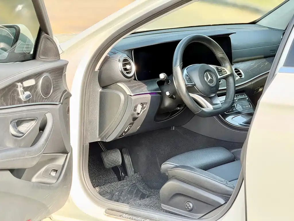 Mercedes-Benz E-Class 2017 — фото 15