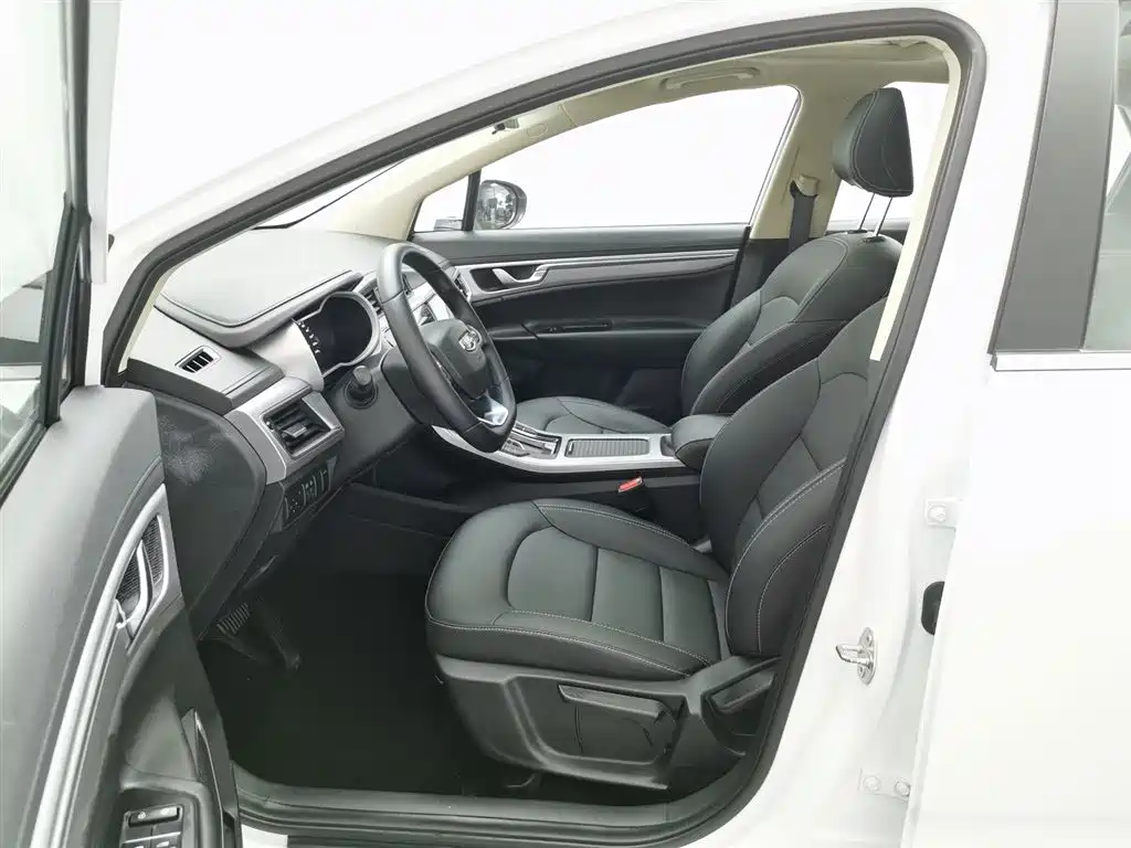 Geely Emgrand GS 2019 — фото 10