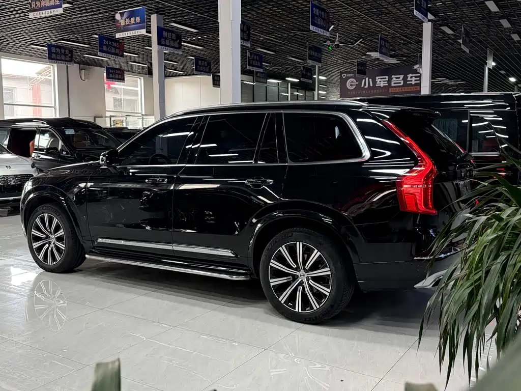 Volvo XC90 2020 — фото 15