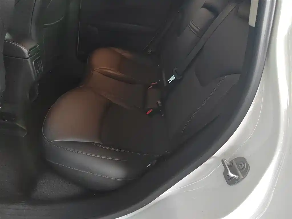 Jeep Compass 2021 — фото 17