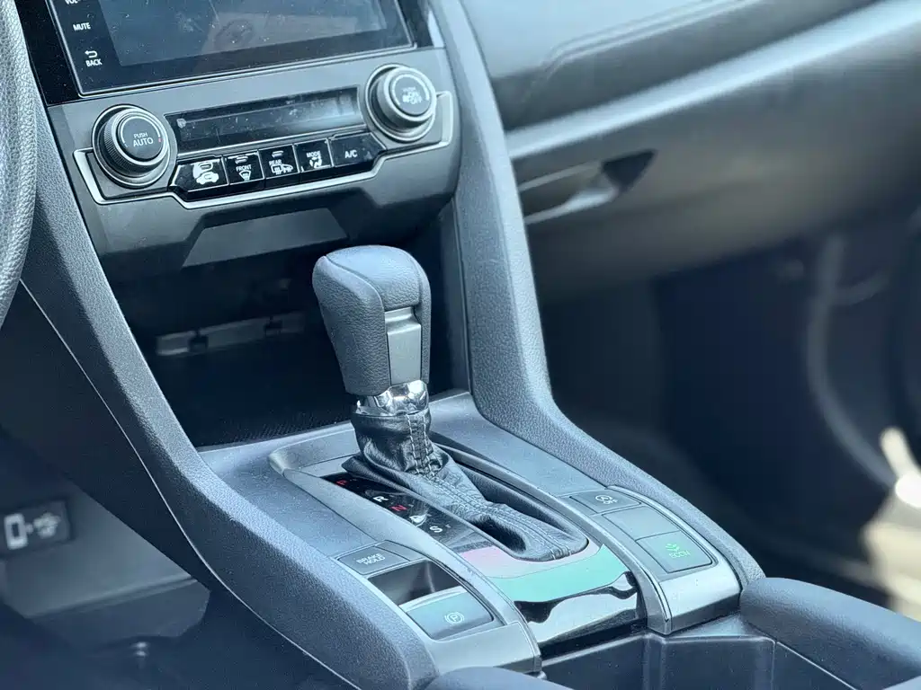 Honda Civic 2021 — фото 13