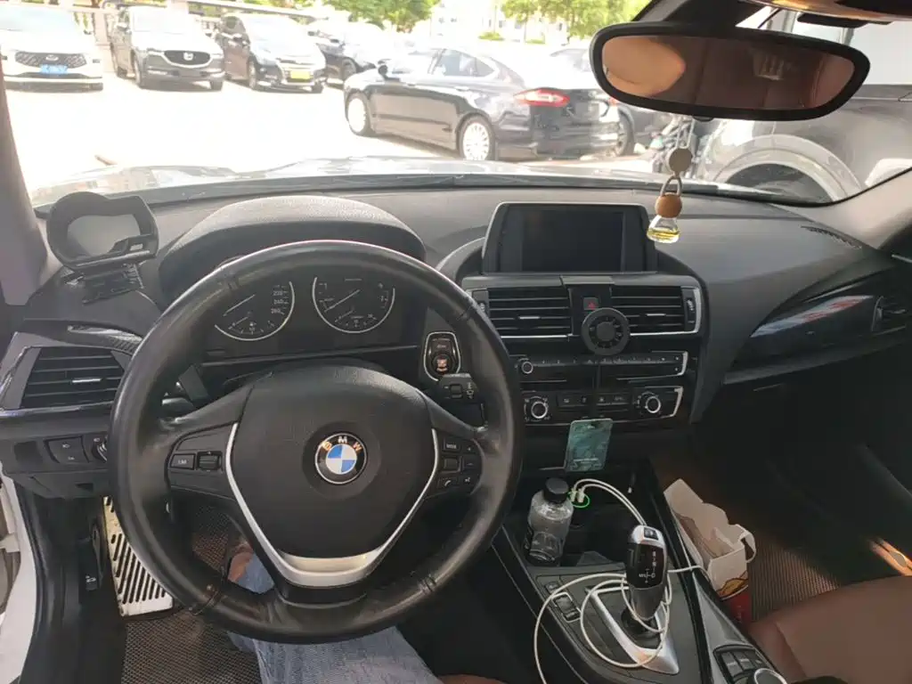 BMW 1 Series 2017 — фото 10