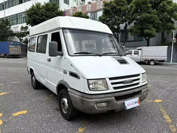 Iveco Proud 2013
