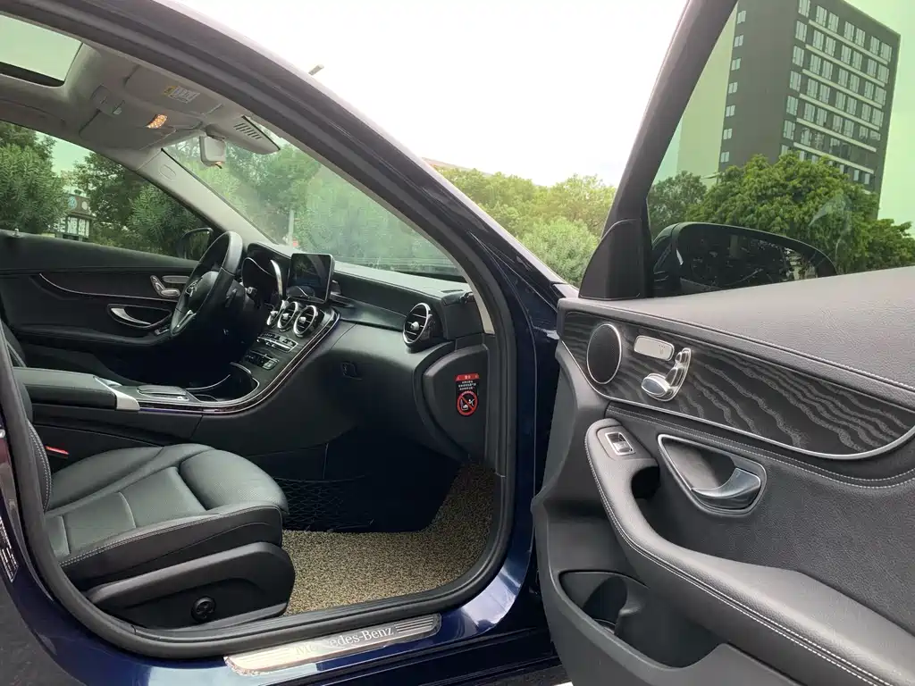 Mercedes-Benz C-Class 2019 — фото 15