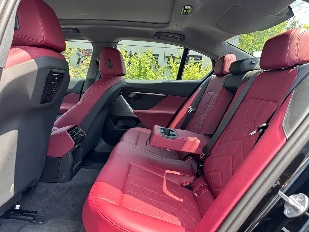 BMW 5 Series 2024