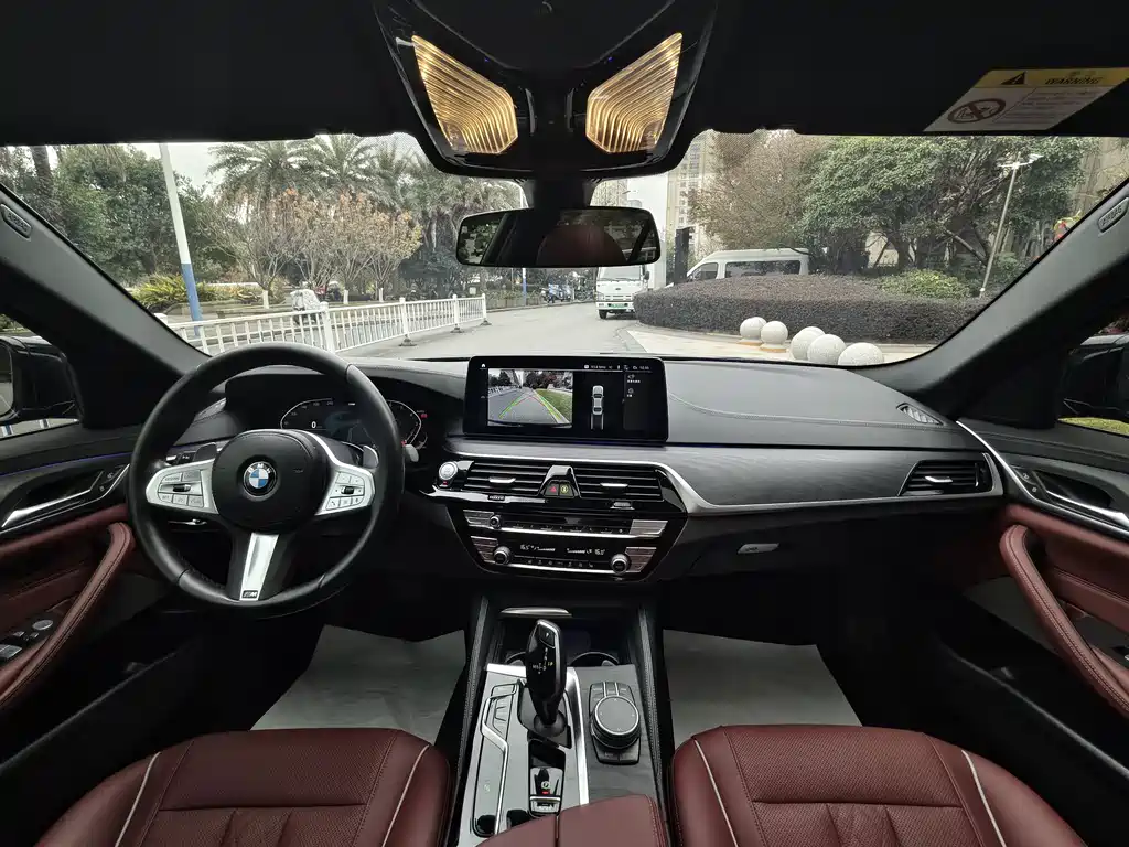 BMW 5 Series 2023 — фото 15