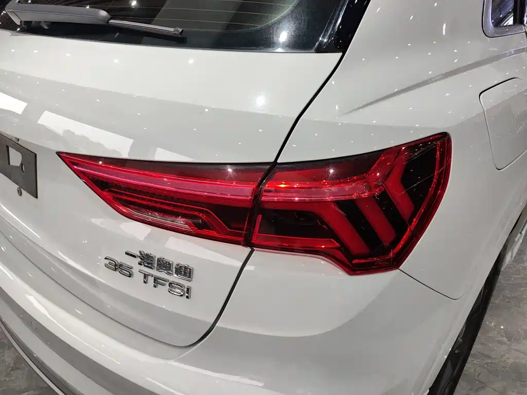 Audi Q3 2020 — фото 24