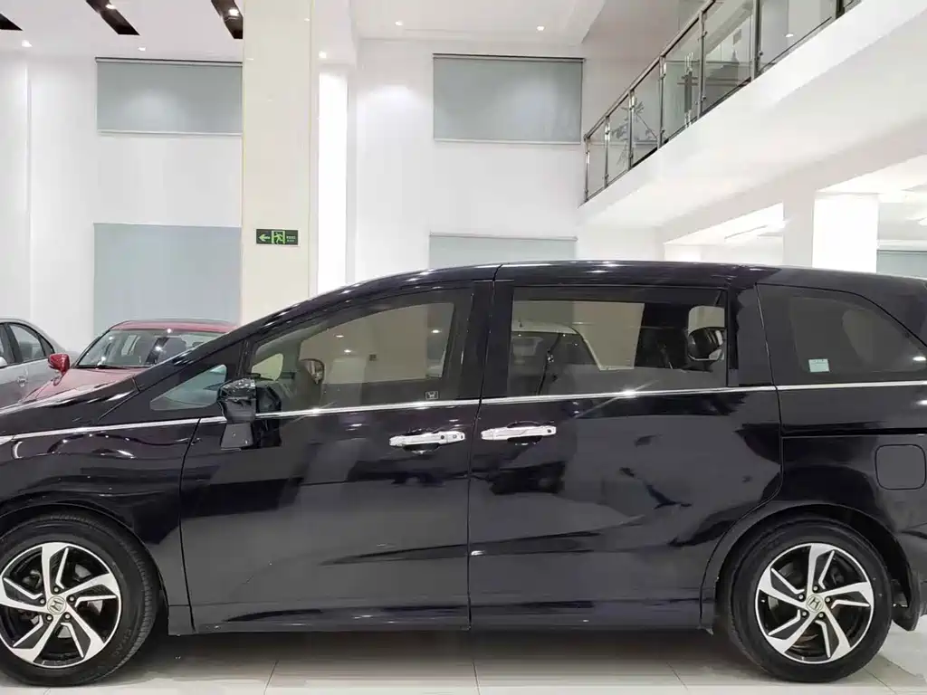 Honda Odyssey 2016 — фото 16