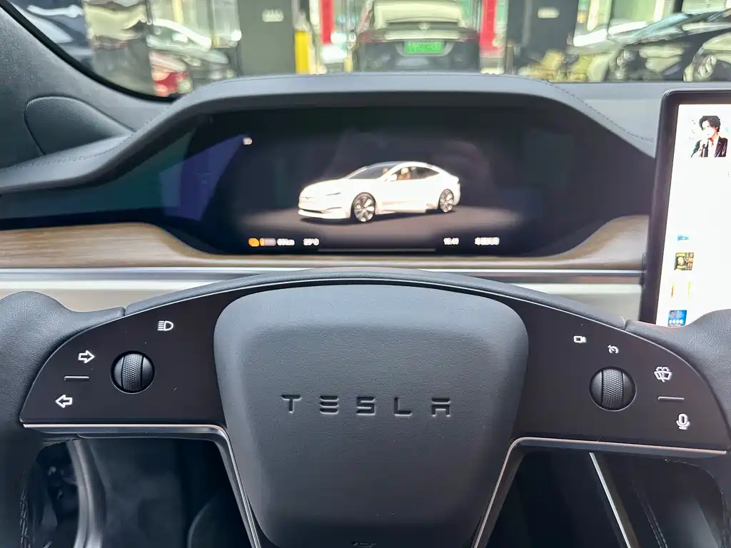 Tesla Model S 2023 — фото 17