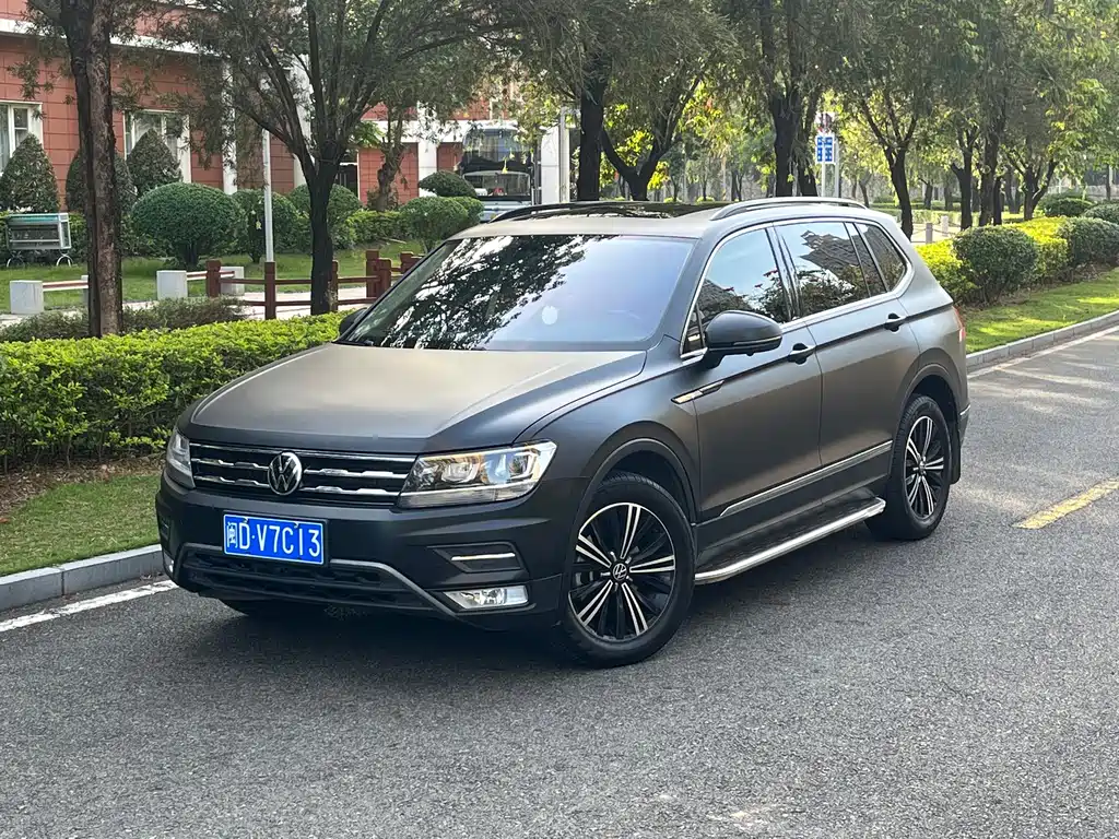 Volkswagen Tiguan L 2020 — фото 1