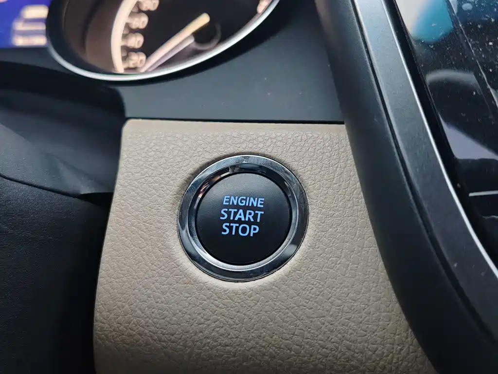 Toyota Camry 2020 — фото 17