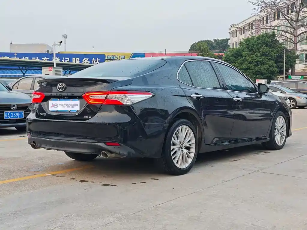 Toyota Camry 2020 — фото 3