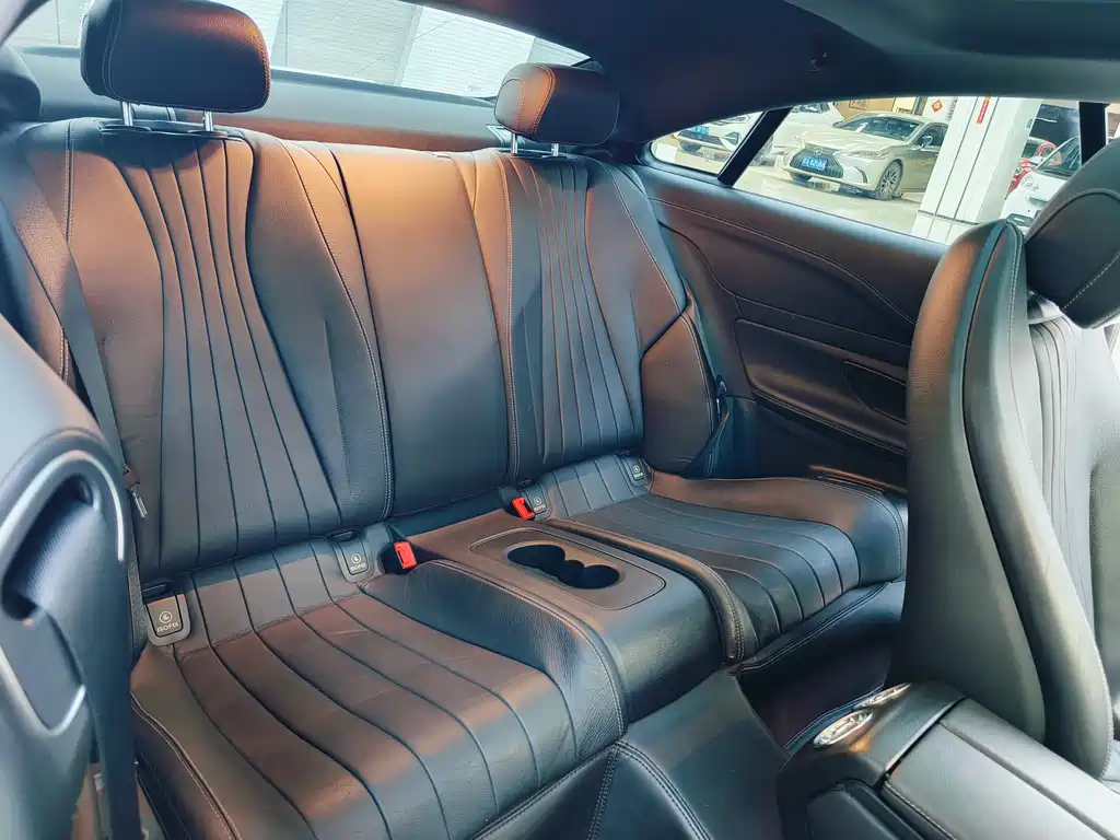 Mercedes-Benz E-Class 2020 — фото 15
