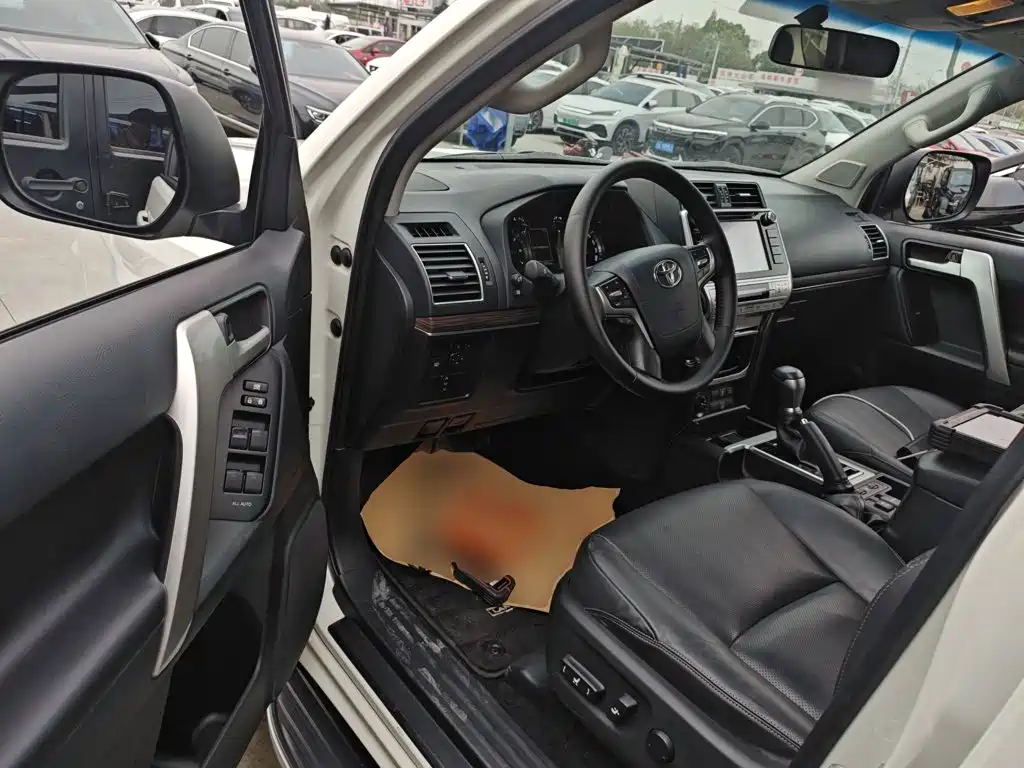 Toyota Prado 2018 — фото 16