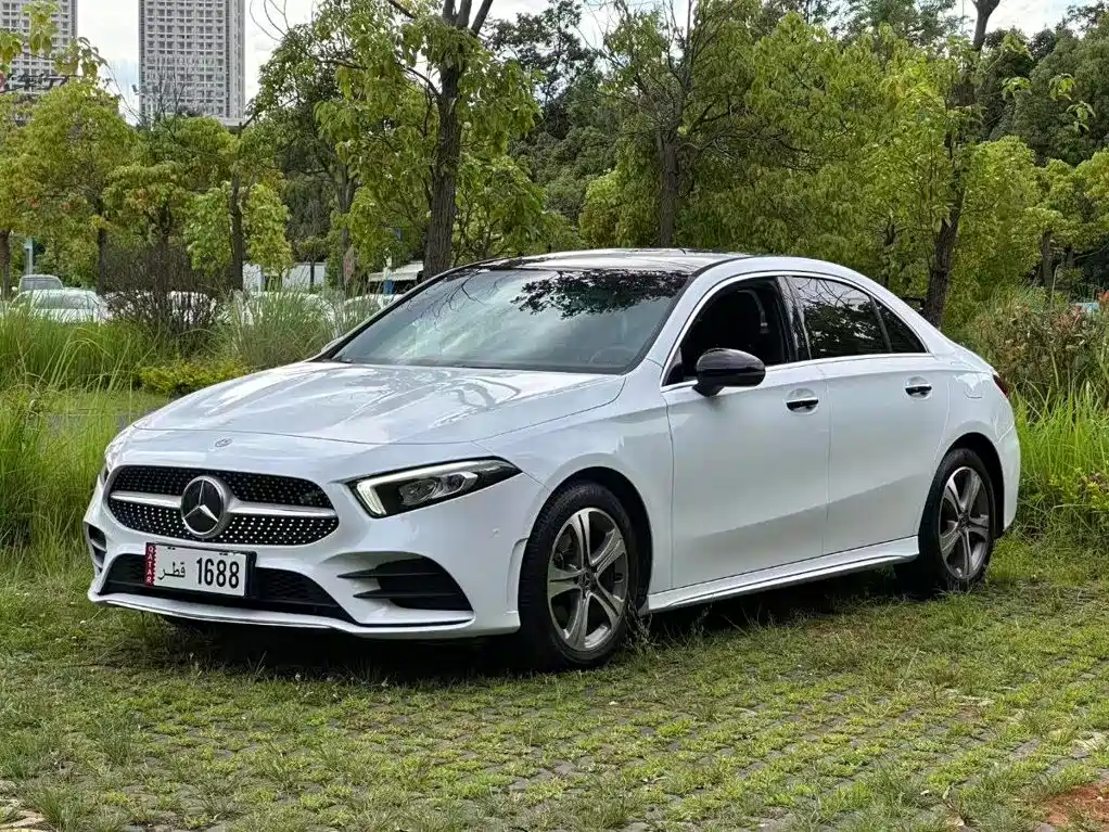 Mercedes-Benz A-Class 2019 — фото 3