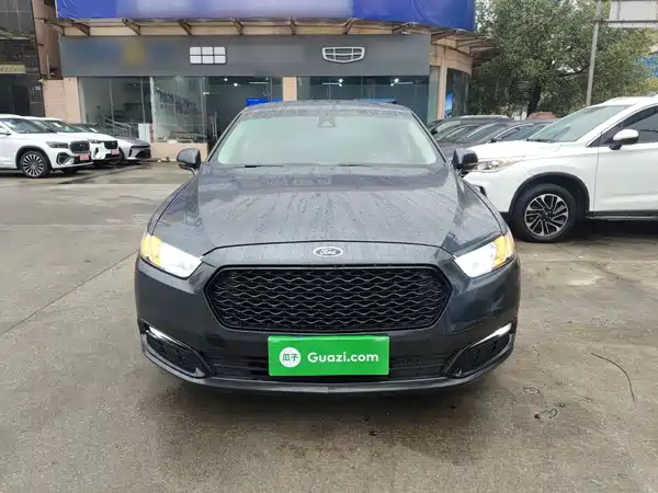 Ford Taurus 2016