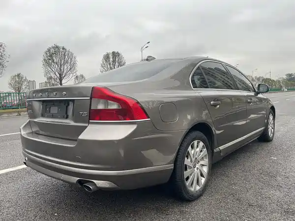Volvo S80L 2013