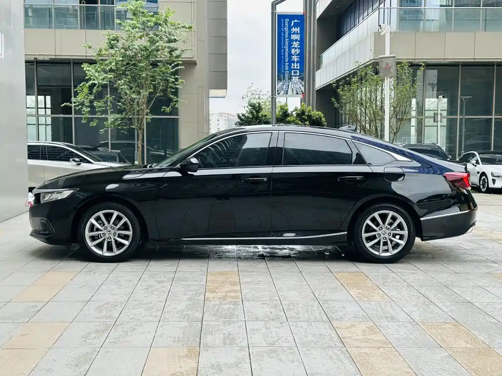 Honda Accord 2022 — фото 4