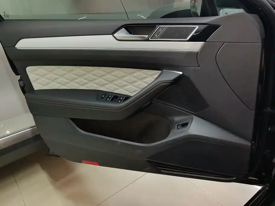 Volkswagen Magotan 2025