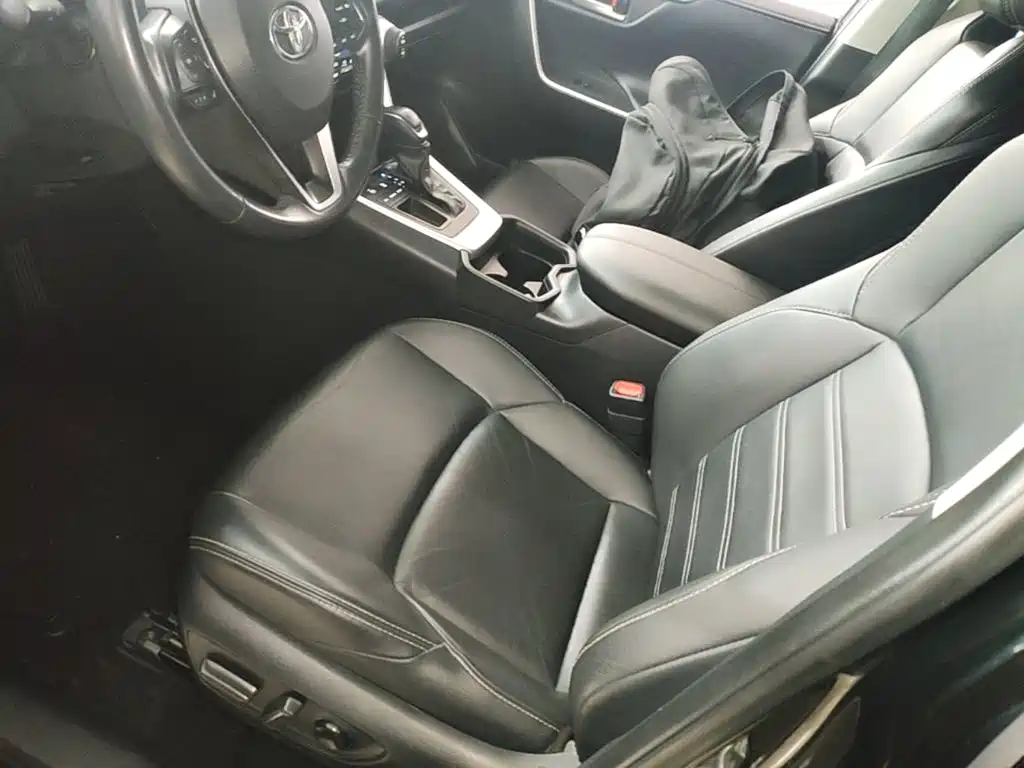 Toyota Wildlander 2023 — фото 11