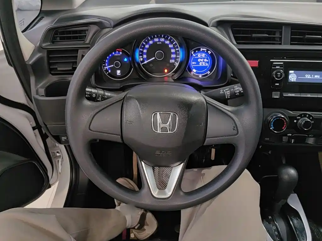 Honda Fit 2017 — фото 11