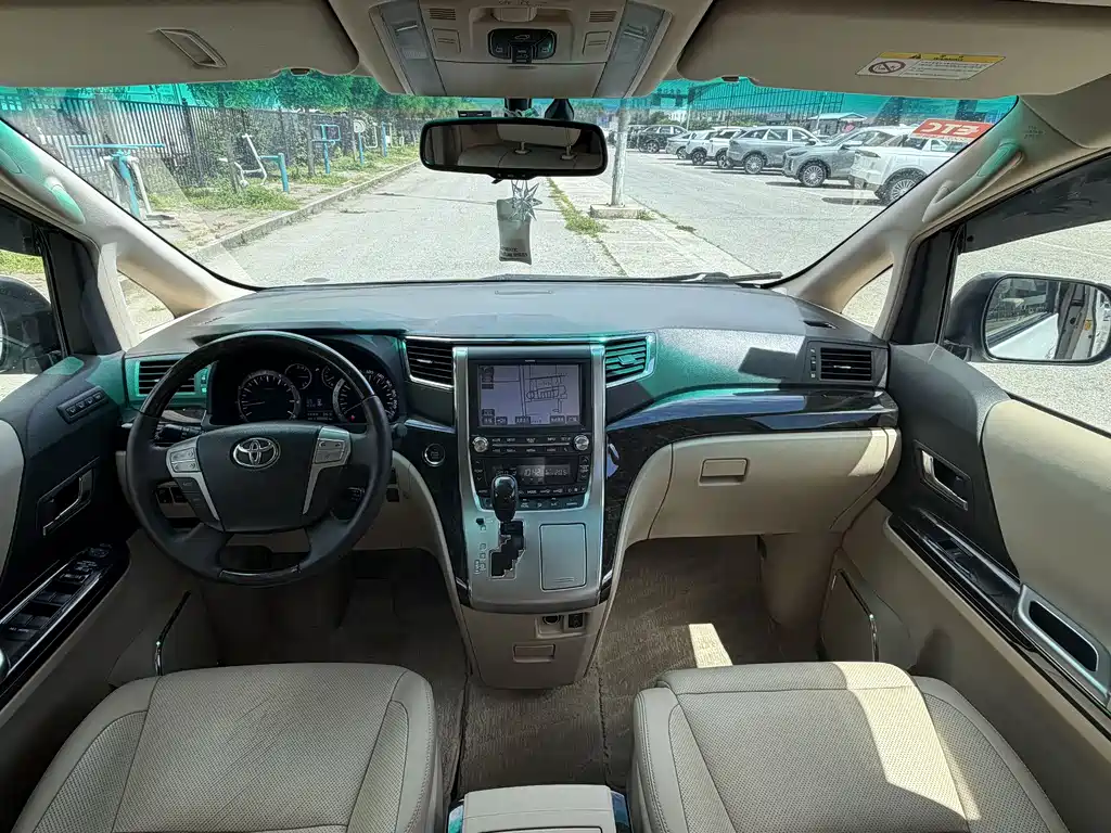 Toyota Alphard 2014 — фото 9