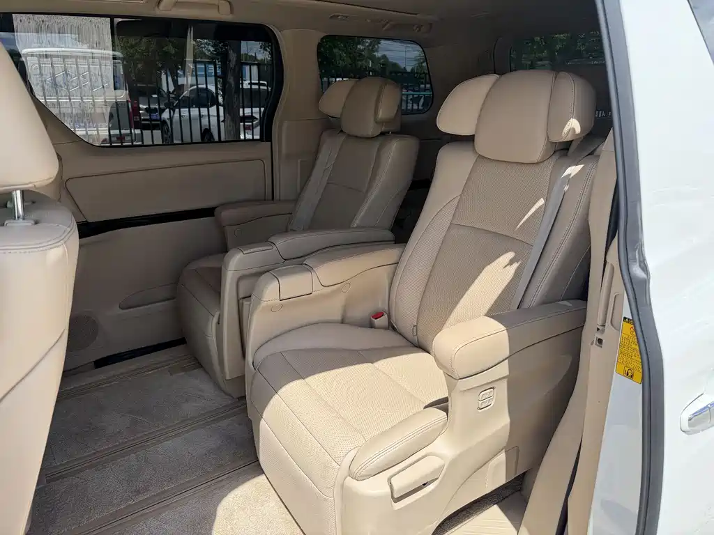 Toyota Alphard 2014 — фото 10