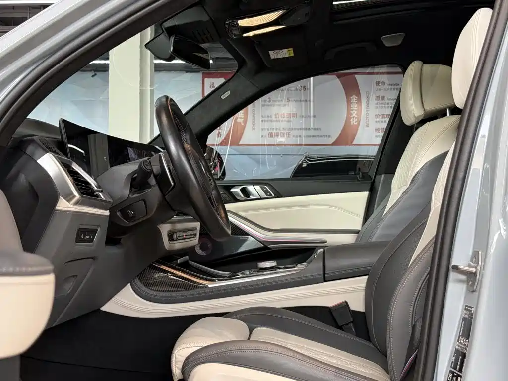 BMW X7 M60i 2023 — фото 17