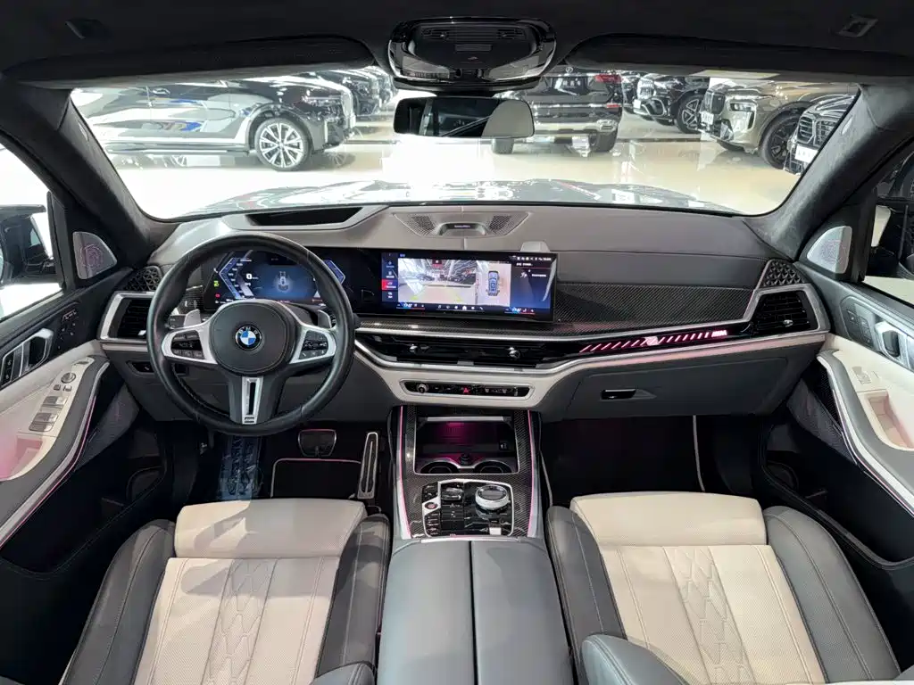 BMW X7 M60i 2023 — фото 6