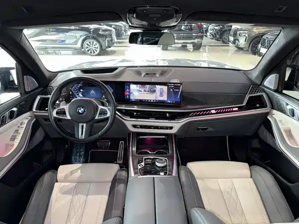 BMW X7 M60i 2023