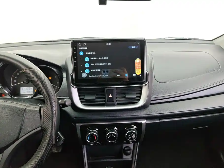 Toyota Yaris L 2020 — фото 13
