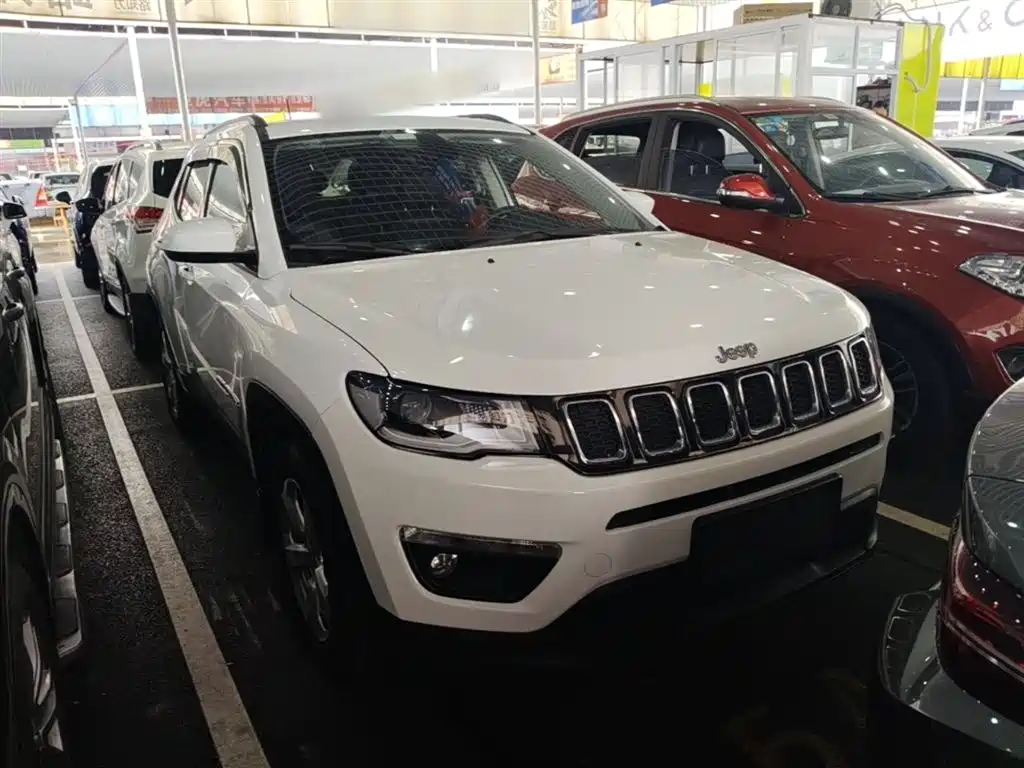 Jeep Compass 2018 — фото 4