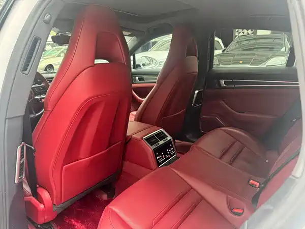 Porsche Panamera 2023