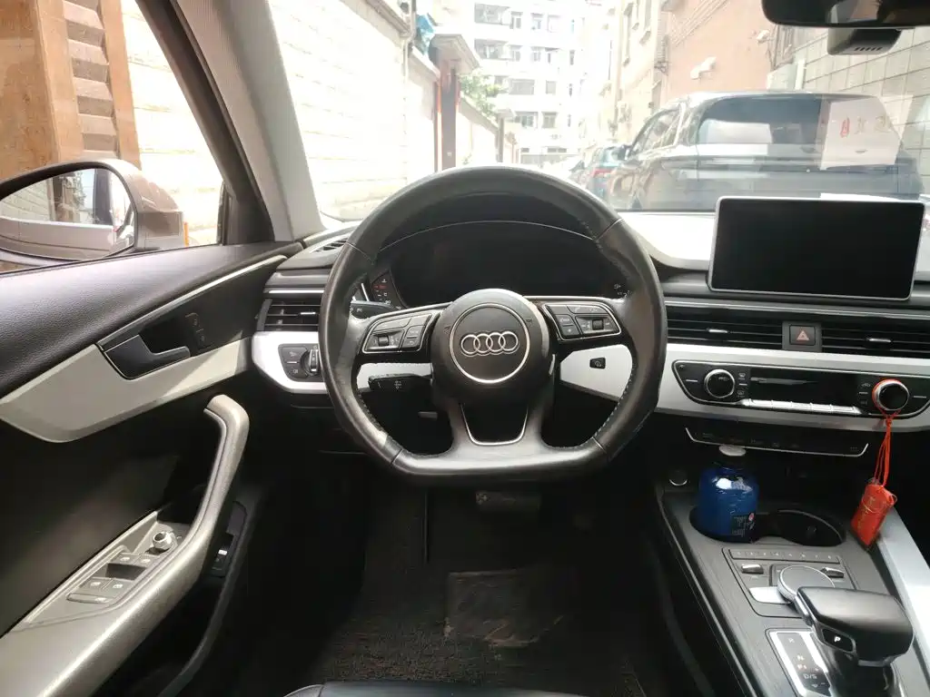 Audi A4L 2020