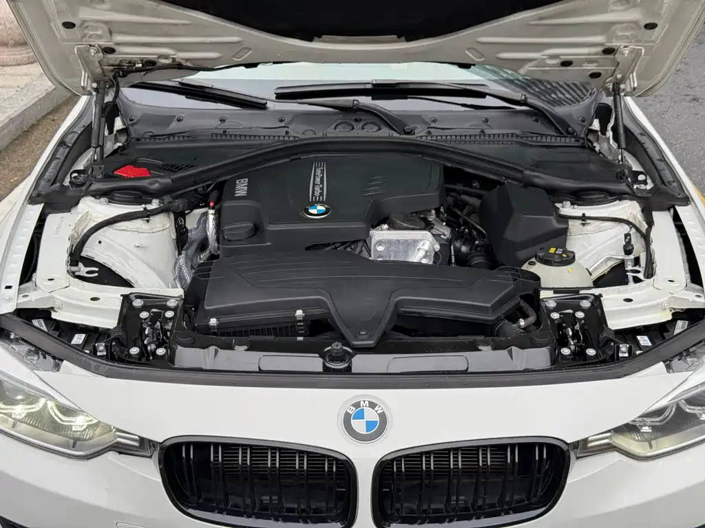 BMW 3 Series 2015 — фото 17