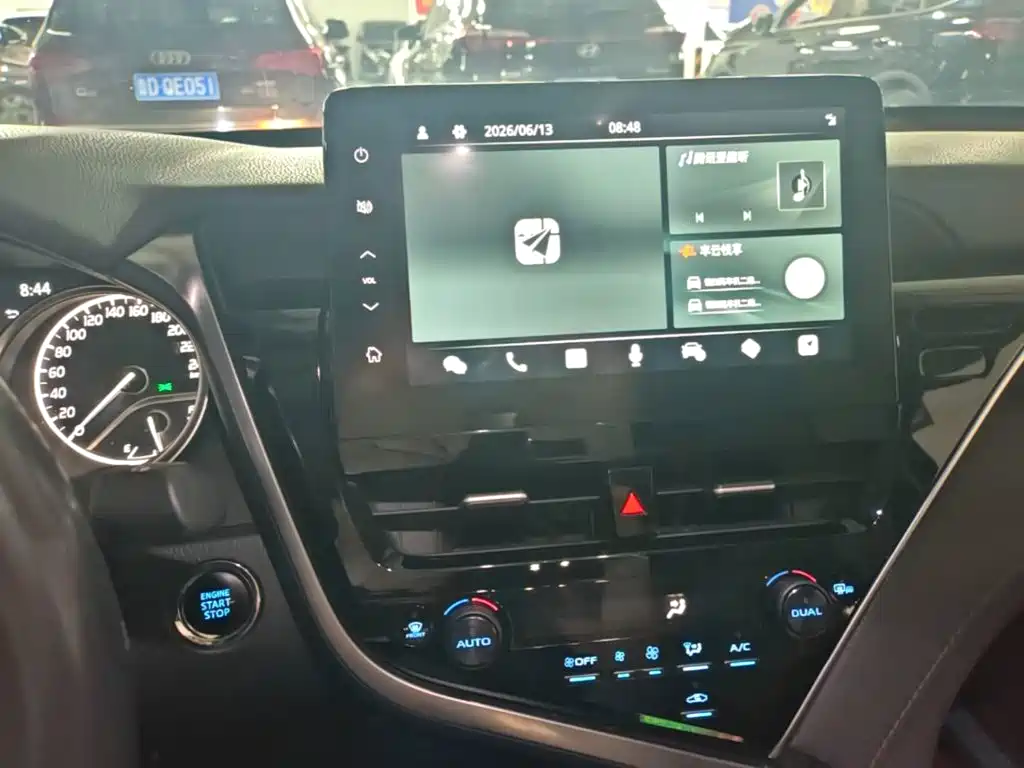 Toyota Camry 2022 — фото 13