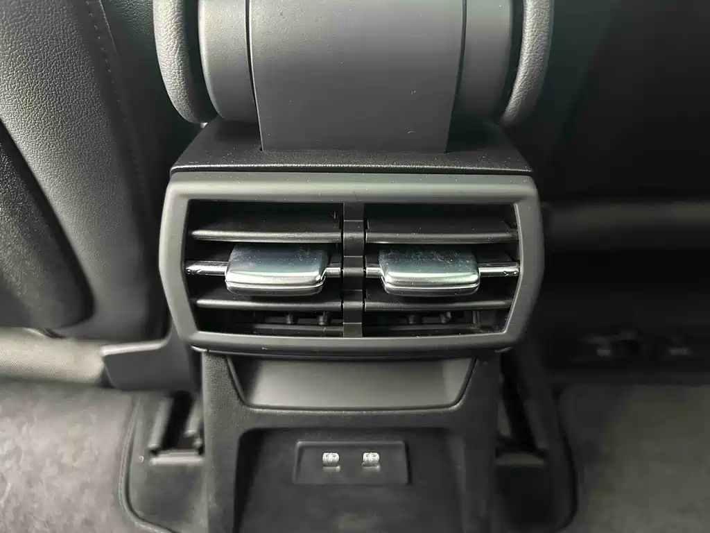 Audi A3 2023 — фото 13