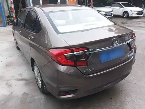Honda Greiz 2016