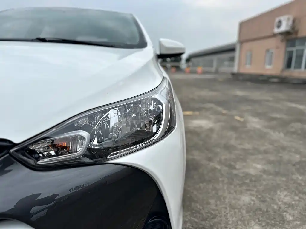 Toyota Yaris L 2019 — фото 18