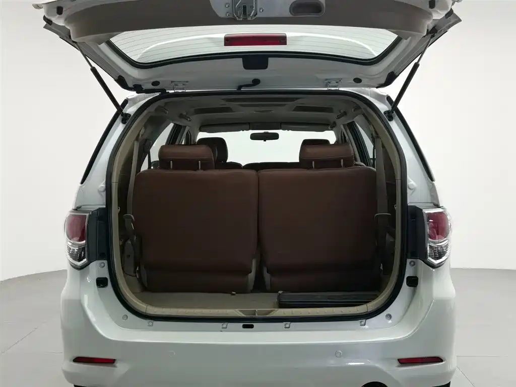 Toyota Fortuner 2016 — фото 5